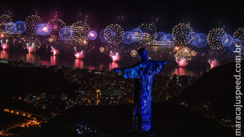 Rio: pregão garante empresa para queima de fogos na Penha