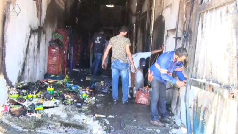Supermercado fica completamente destruído após incêndio que começou em forno em MS Supermercado fica completamente destruído após incêndio que começou em forno em MS