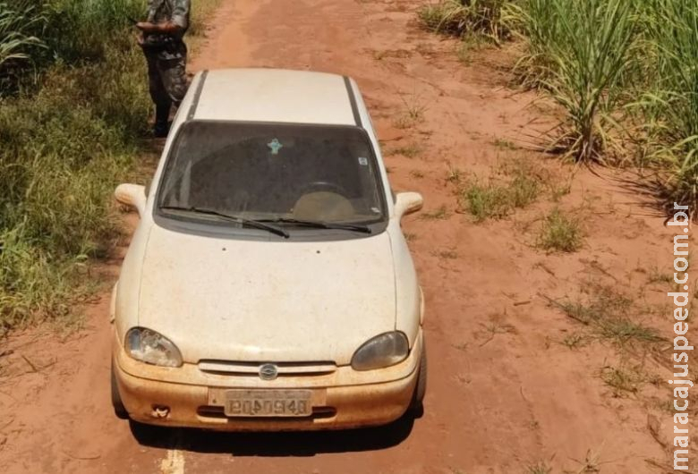 Veículo furtado é encontrado abandonado em estrada vicinal Veículo furtado é encontrado abandonado em estrada vicinal