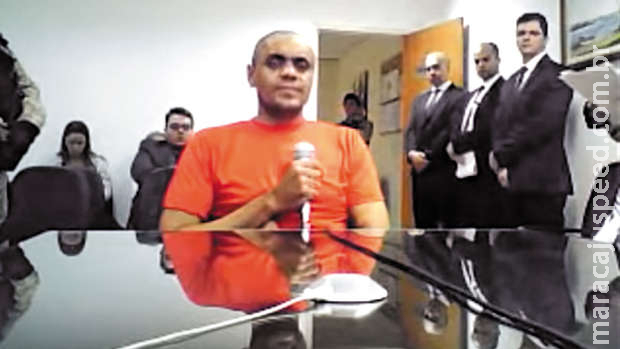 Agente penitenciário bolsonarista de Campo Grande quebrou pé de Adélio Agente penitenciário bolsonarista de Campo Grande quebrou pé de Adélio