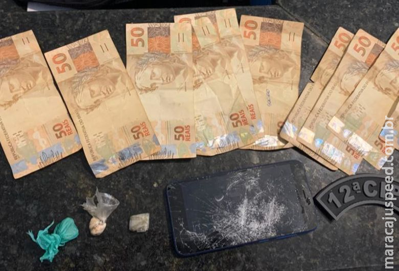 Após denúncia, traficante é preso com drogas e dinheiro Após denúncia, traficante é preso com drogas e dinheiro