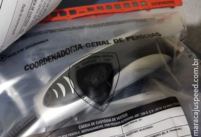 Após discussão por ciúme, homem agride e raspa cabelo da esposa Após discussão por ciúme, homem agride e raspa cabelo da esposa
