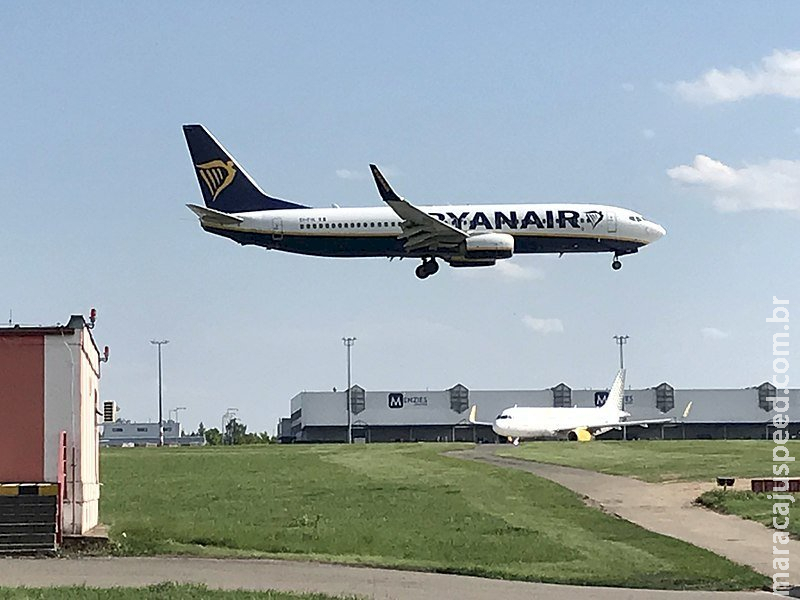 Aviões da mesma companhia quase se chocam com 381 a bordo