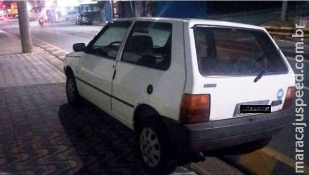 Bandido furta Uno, mas acaba gasolina no caminho e ele vai preso na Capital Bandido furta Uno, mas acaba gasolina no caminho e ele vai preso na Capital