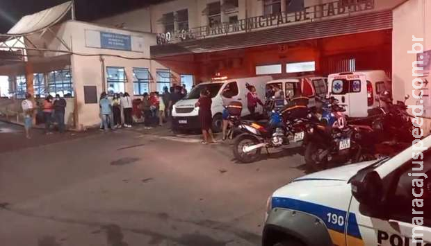 Bandidos invadem pronto-socorro e matam pacientes a tiros em MG Bandidos invadem pronto-socorro e matam pacientes a tiros em MG
