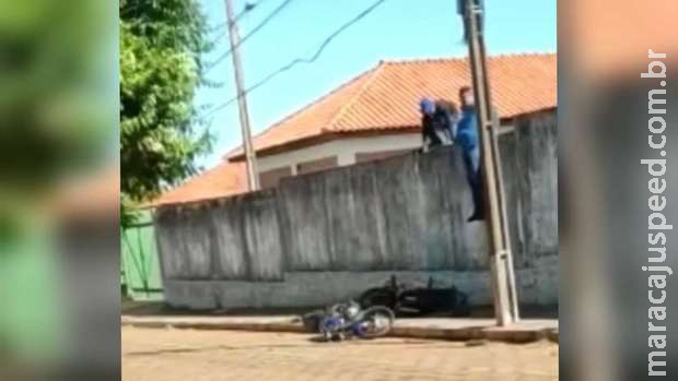 Bandidos são flagrados roubando motocicletas do pátio do Detran/MS Bandidos são flagrados roubando motocicletas do pátio do Detran/MS