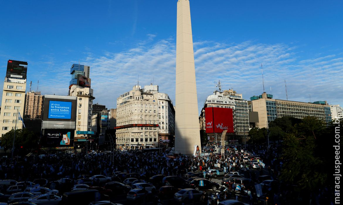 Capital argentina é atingida por blecaute em meio a onda de calor