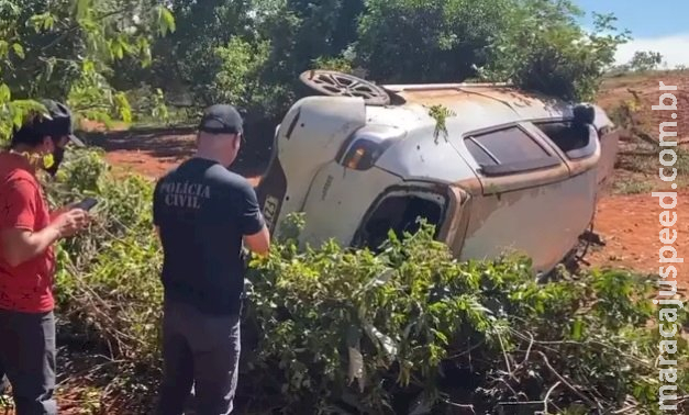 Carro cai em barranco na BR-060, motorista é arremessado e morre