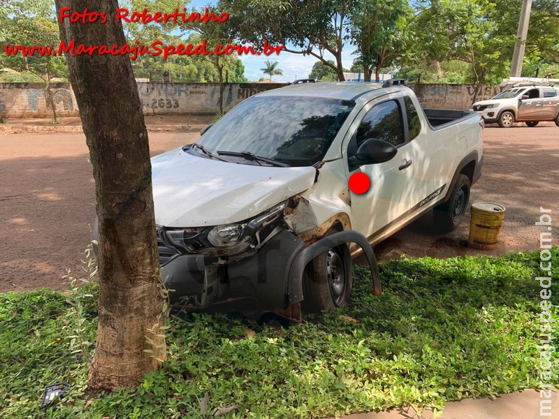 Carro sem motorista quase atropela pedestre na região central de Maracaju