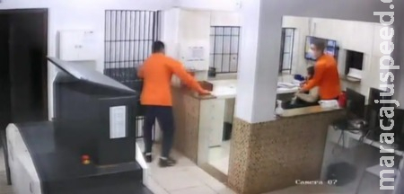 Cinco policiais são presos por corrupção em presídios Cinco policiais são presos por corrupção em presídios