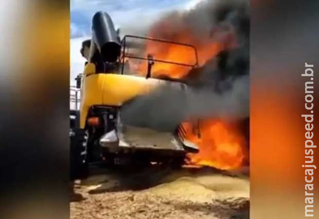 Colheitadeira de R$ 1,7 milhão pega fogo e agricultor entra em desespero no MT