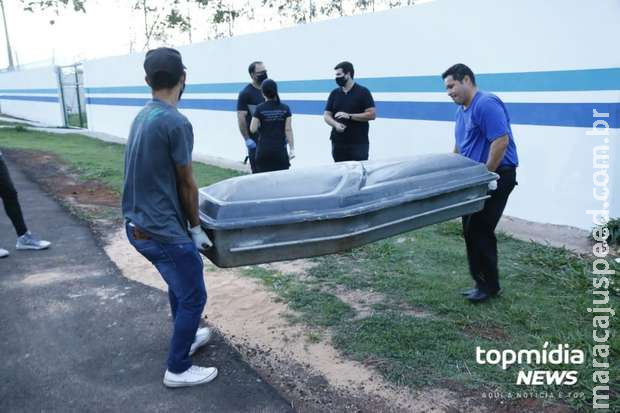 Desconhecido tomou cinco pancadas na cabeça até morrer no Tarumã