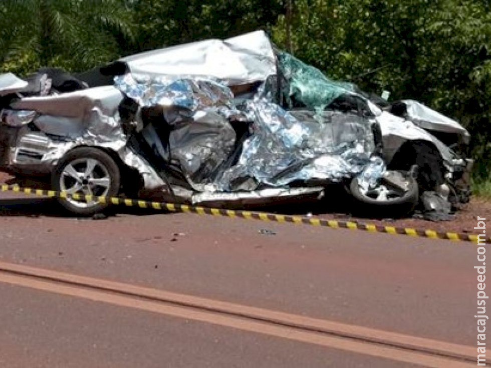 Dois morrem em acidente envolvendo carro e caminhão entre Aquidauana e Miranda 