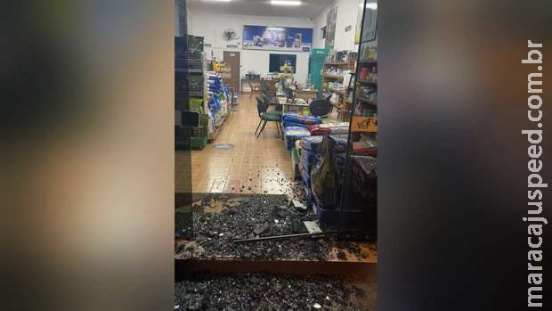 Empresário sofre atentado em Ponta Porã e acaba atingido pelos tiros Empresário sofre atentado em Ponta Porã e acaba atingido pelos tiros
