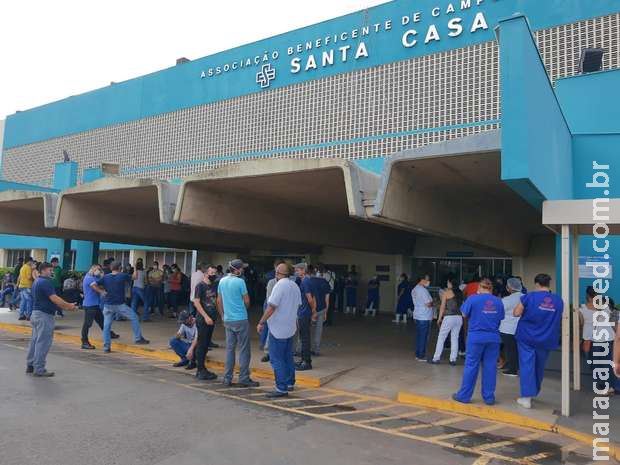 Enfermeiros não recebem salário e anunciam greve a partir de amanhã na Santa Casa Enfermeiros não recebem salário e anunciam greve a partir de amanhã na Santa Casa