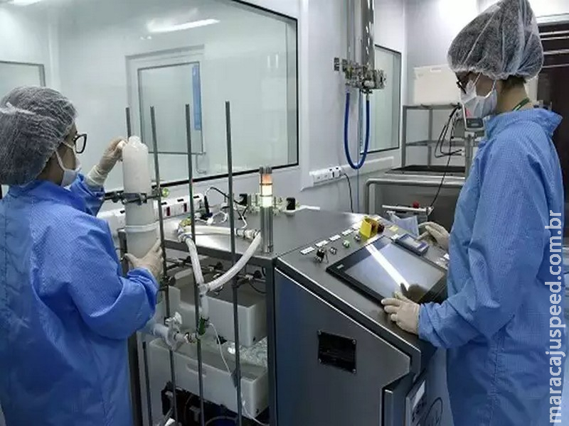 Fiocruz vai produzir e distribuir vacina contra covid totalmente nacional Fiocruz vai produzir e distribuir vacina contra covid totalmente nacional