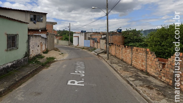 Homem é esfaqueado e morto ao comer lanche com a ex-cunhada Homem é esfaqueado e morto ao comer lanche com a ex-cunhada