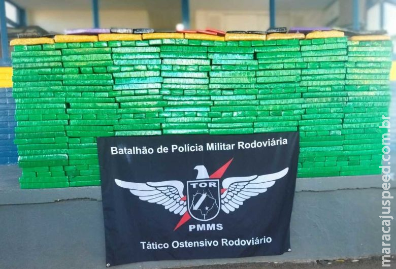 Homem é preso transportando maconha e haxixe marroquino em veículo Homem é preso transportando maconha e haxixe marroquino em veículo