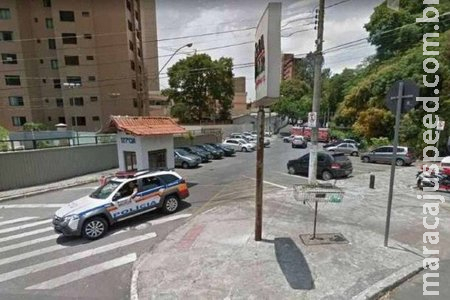 Homem estupra enteada de 14 anos no réveillon e é espancado por vizinhos Homem estupra enteada de 14 anos no réveillon e é espancado por vizinhos