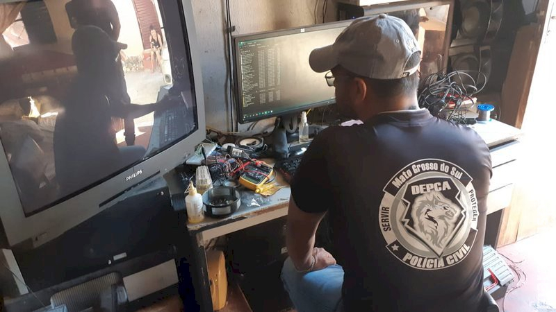 Homem que vendia pornografia infantil a compradores internacionais é preso em MS Homem que vendia pornografia infantil a compradores internacionais é preso em MS