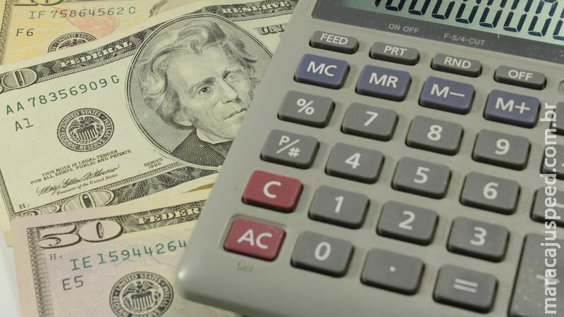 Juros: Taxas de médio e longo prazos sobem com pressão do câmbio Juros: Taxas de médio e longo prazos sobem com pressão do câmbio