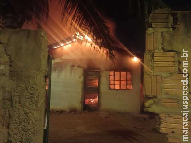 Mãe de adolescente espancado ignorou filho e defendeu padrasto agressor no Caiobá Mãe de adolescente espancado ignorou filho e defendeu padrasto agressor no Caiobá