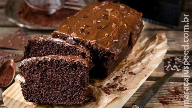 Mãe leva bolo de maconha por engano a centro de idosos e quase acaba presa Mãe leva bolo de maconha por engano a centro de idosos e quase acaba presa