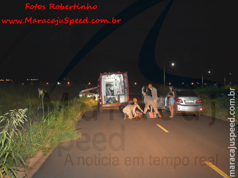 Maracaju: Bombeiros atendem ocorrência durante madrugada de domingo, onde condutor conduzindo veículo Jetta derruba poste de energia sob veículo Maracaju: Bombeiros atendem ocorrência durante madrugada de domingo, onde condutor conduzindo veículo Jetta derruba poste de energia sob veículo