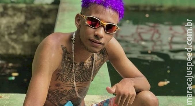 MC e amigo são mortos a tiros em condomínio em Pernambuco MC e amigo são mortos a tiros em condomínio em Pernambuco