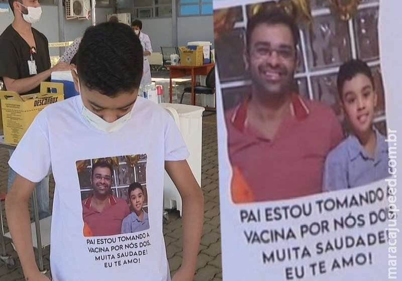 Menino toma vacina e faz homenagem ao pai: “por nós dois”