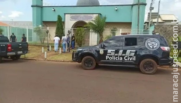 Mesquita islâmica é alvo de atentado a tiros e polícia analisa câmeras