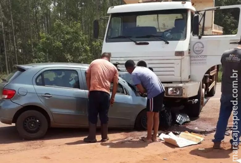 Motorista que fugiu após acidente com mortes é preso a 1,5 km do local Motorista que fugiu após acidente com mortes é preso a 1,5 km do local