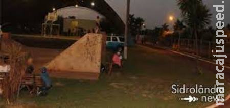 Mulher é presa pela PM com pedras de crack na Praça Central e menor de 14 anos no "Brizolão" Mulher é presa pela PM com pedras de crack na Praça Central e menor de 14 anos no "Brizolão"
