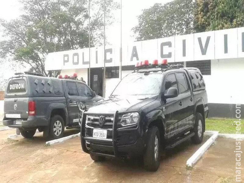 Mulher encontra desconhecido morto ao chegar em casa Mulher encontra desconhecido morto ao chegar em casa