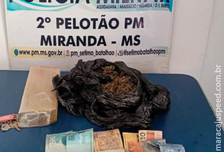 Polícia prende jovem e apreende adolescente por tráfico de drogas Polícia prende jovem e apreende adolescente por tráfico de drogas