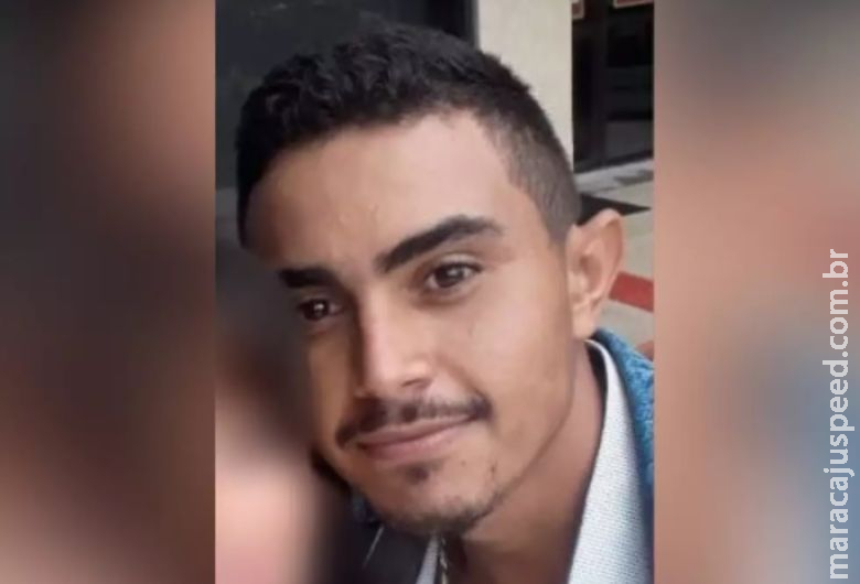 Rapaz que morreu em acidente havia saído da própria festa de aniversário Rapaz que morreu em acidente havia saído da própria festa de aniversário