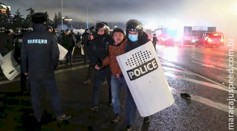 Sobe para 12 número de policiais mortos no Cazaquistão durante manifestações Sobe para 12 número de policiais mortos no Cazaquistão durante manifestações