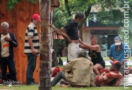 Vagabundo furta refletores da praça central e termina preso em flagrante pela PM Vagabundo furta refletores da praça central e termina preso em flagrante pela PM