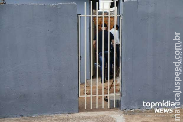 Vizinho reclama de dor no abdômen e é encontrado morto em residência no Coronel Antonino Vizinho reclama de dor no abdômen e é encontrado morto em residência no Coronel Antonino
