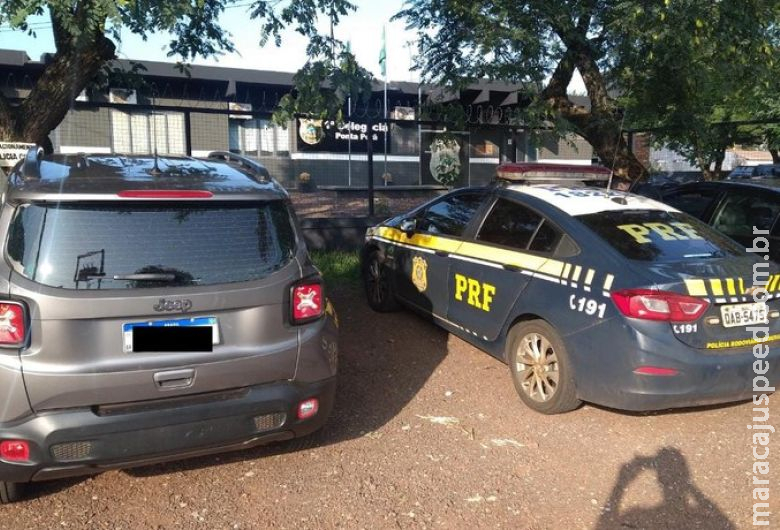 Após fuga em até 180 km/h, dois são presos com carro roubado em Ponta Porã Após fuga em até 180 km/h, dois são presos com carro roubado em Ponta Porã