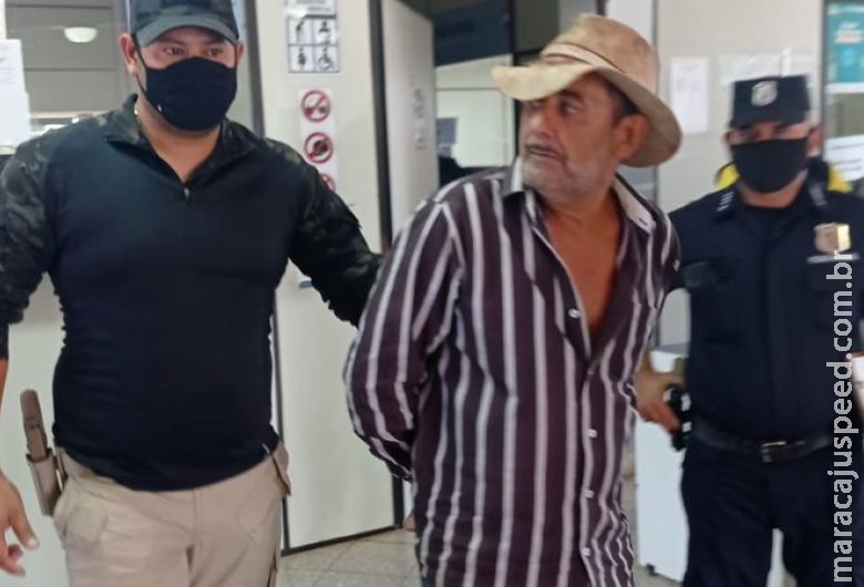 Assassino de mãe e filha é expulso do Paraguai e entregue à Polícia de MS Assassino de mãe e filha é expulso do Paraguai e entregue à Polícia de MS