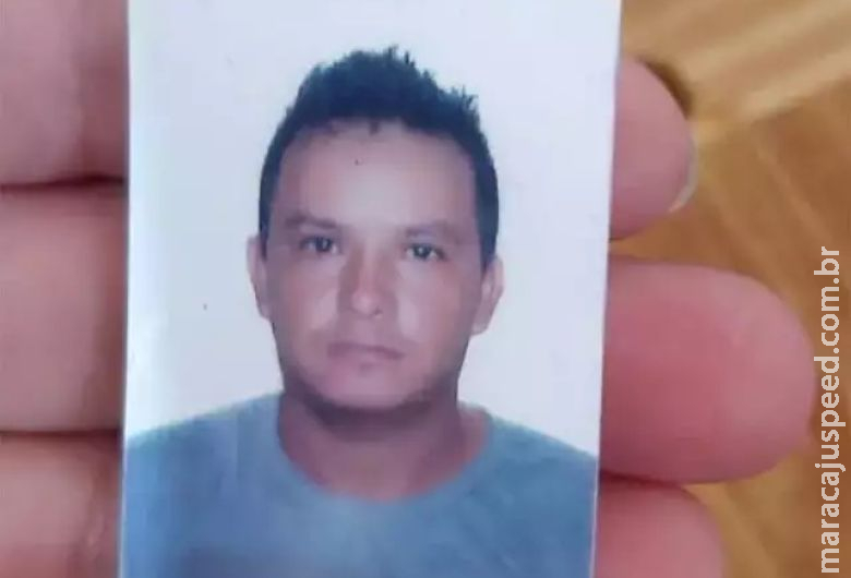"Atordoado", instalador de outdoors é encontrado 48h após desaparecer "Atordoado", instalador de outdoors é encontrado 48h após desaparecer