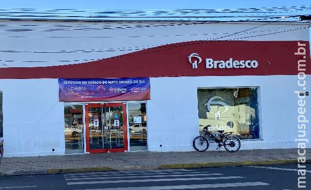 Bandidos entram pelo telhado e tentam furar parede para acessar cofre do Bradesco em Jardim Bandidos entram pelo telhado e tentam furar parede para acessar cofre do Bradesco em Jardim