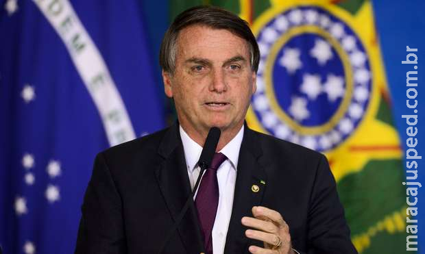 Bolsonaro diz que 11 dos 23 ministros devem sair para disputar eleições Bolsonaro diz que 11 dos 23 ministros devem sair para disputar eleições