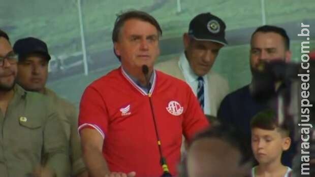 Bolsonaro fica em cima do muro ao falar pela 1ª vez do ataque à Ucrânia