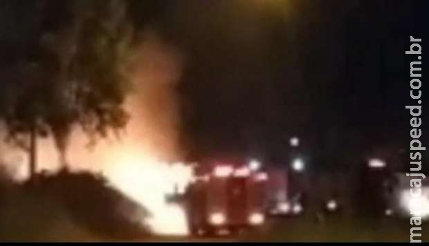 Caminhonete que pode ter sido usada em assassinato é incendiada em Ponta Porã Caminhonete que pode ter sido usada em assassinato é incendiada em Ponta Porã