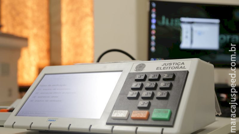 Candidatos ignoram proibição e escancaram campanha política Candidatos ignoram proibição e escancaram campanha política