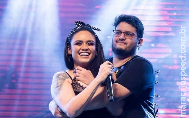 Cantora Luiza não colocará ninguém no lugar de Maurílio e segue carreira solo Cantora Luiza não colocará ninguém no lugar de Maurílio e segue carreira solo