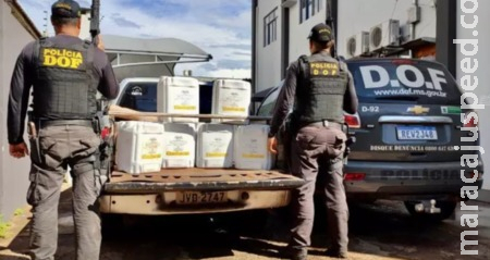 Casal é preso com R$ 430 mil em agrotóxicos contrabandeados Casal é preso com R$ 430 mil em agrotóxicos contrabandeados
