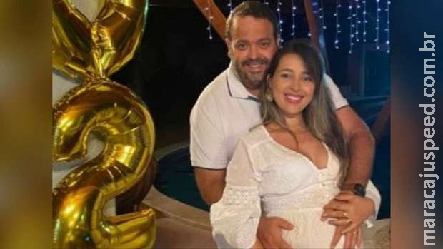 Chefe de gabinete mata esposa grávida de 8 meses com tiro na barriga Chefe de gabinete mata esposa grávida de 8 meses com tiro na barriga